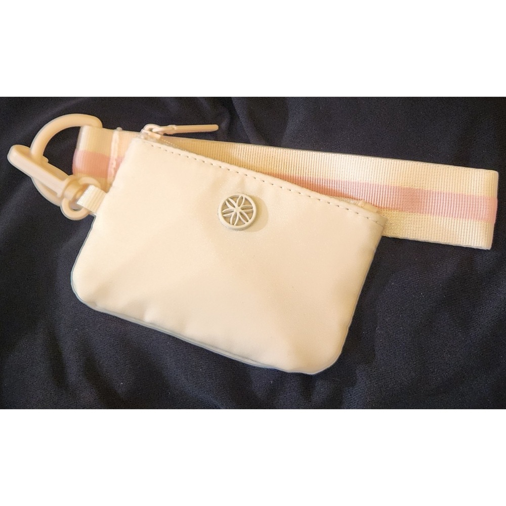Gaiam Pouch Women OS Soft Pink Excellent Clip On Yoga Small Zip Wallet Accessory